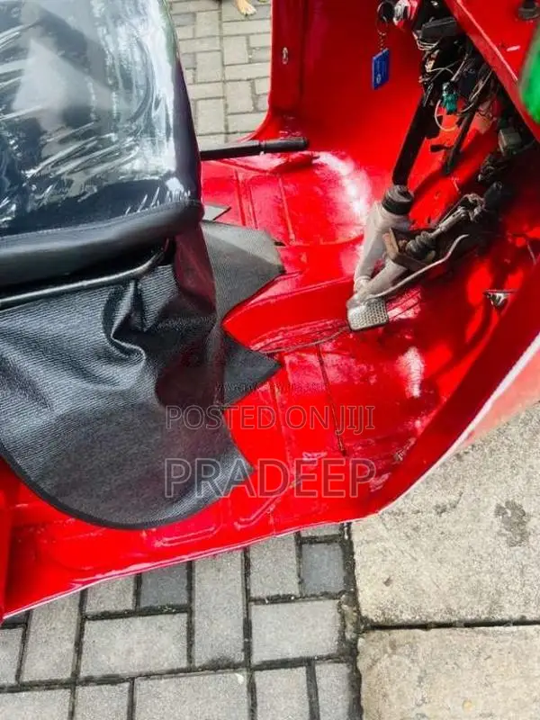 Bajaj 4 Stroke 2008 Three Wheel (Used)