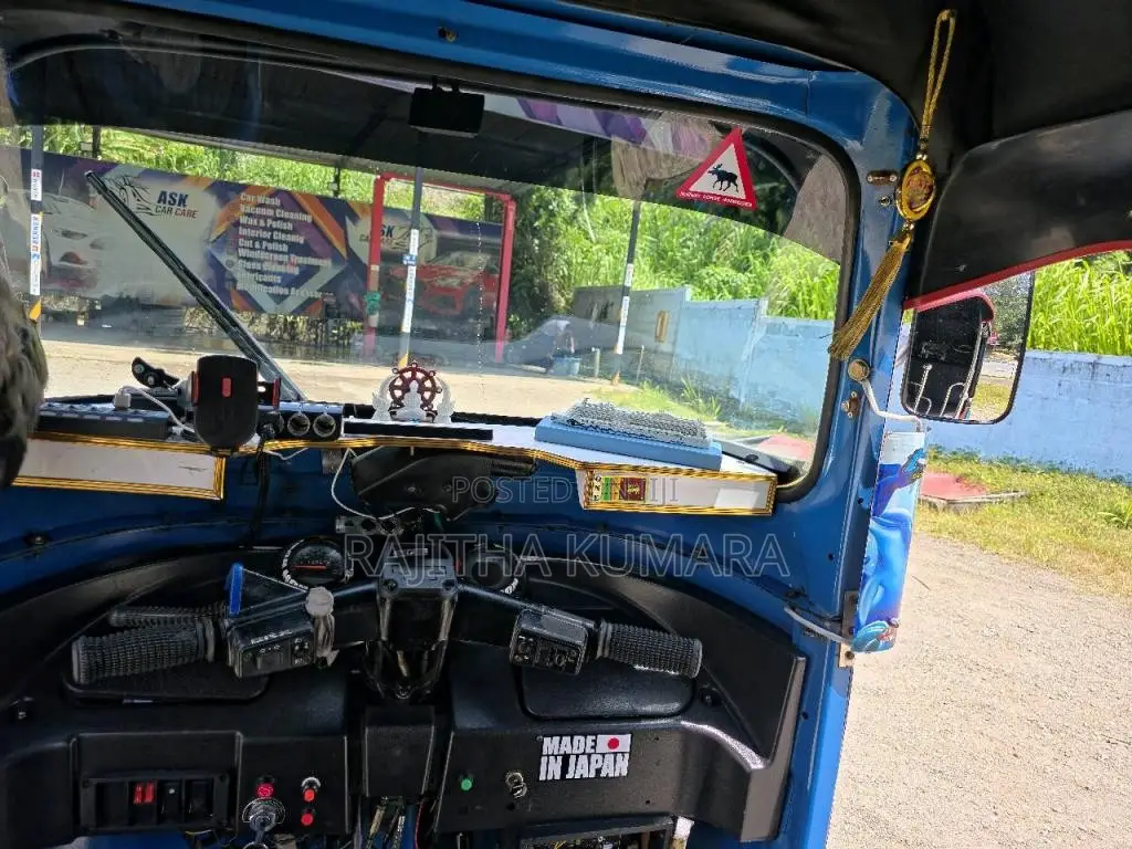 Bajaj RE 4 Stroke 2011 Three Wheel (Used)