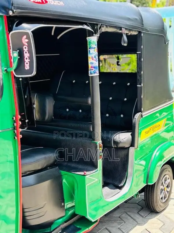 Bajaj 4 stroke 2016 Three Wheel (Used)