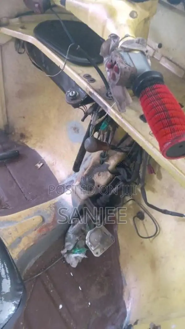 Bajaj RE 2 Stroke 2003 Three Wheel (Used)