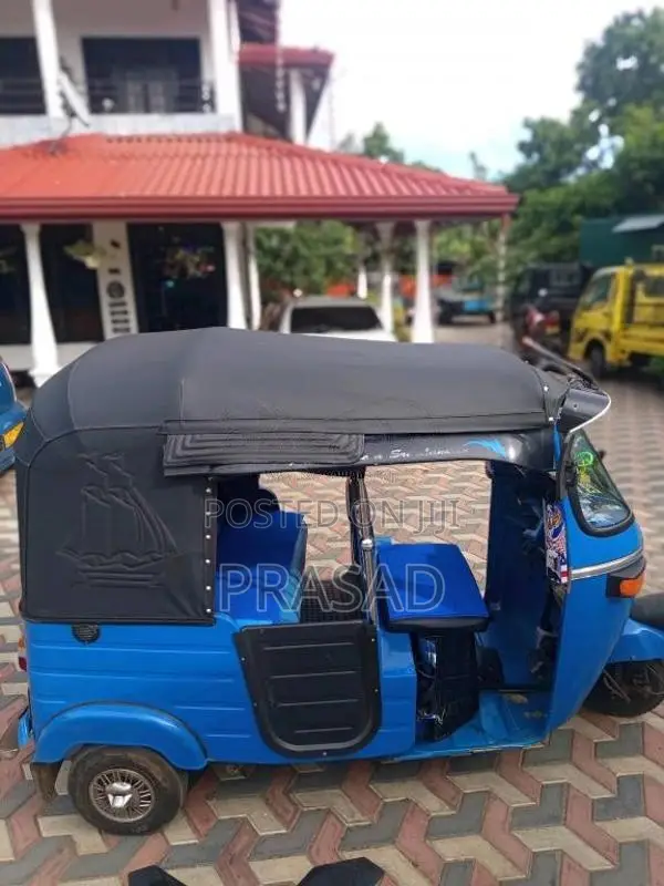 Bajaj RE 2 Stroke 2004 Three Wheel (Used)