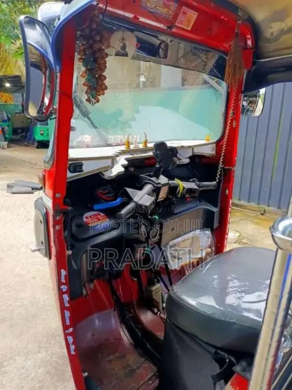 Bajaj RE 2015 Three Wheel (Used)