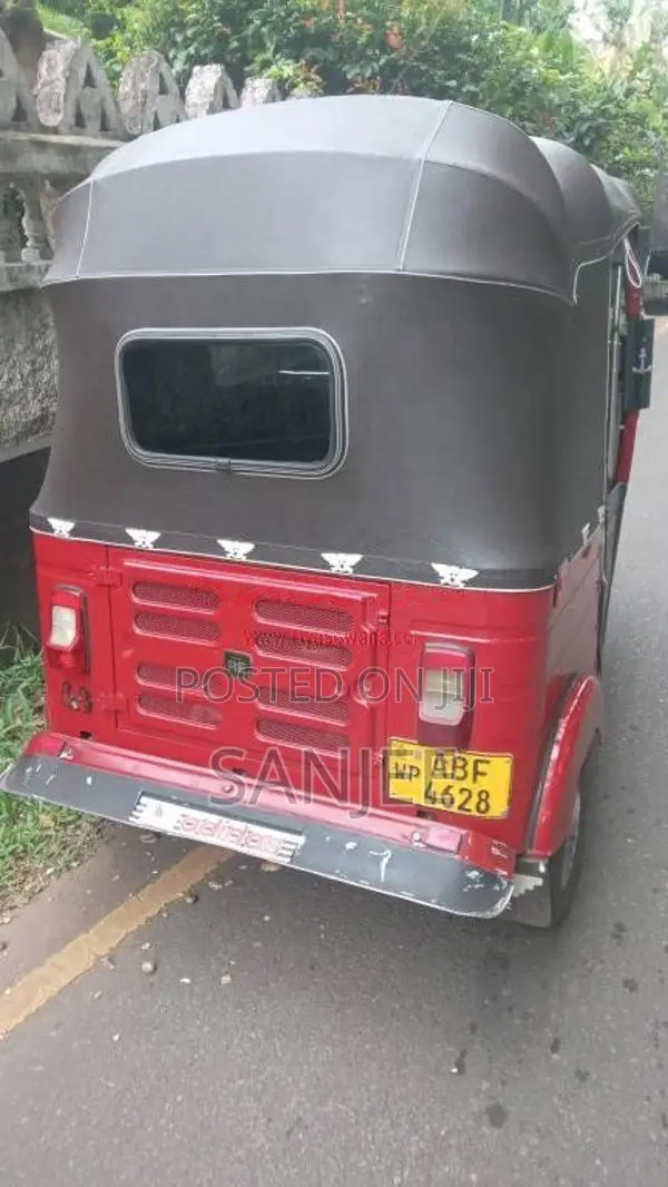 Bajaj RE 205 2015 Three Wheel (Used)