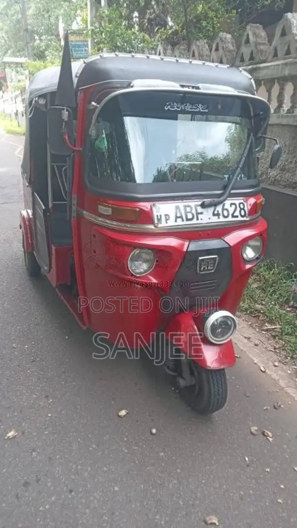 Bajaj RE 205 2015 Three Wheel (Used)
