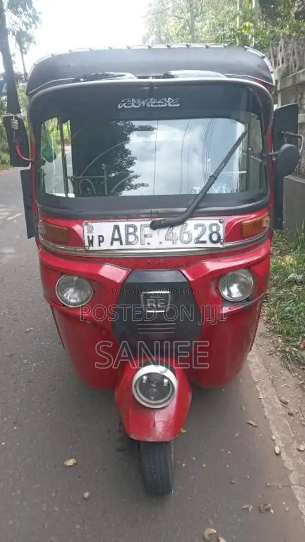 Bajaj RE 205 2015 Three Wheel (Used)