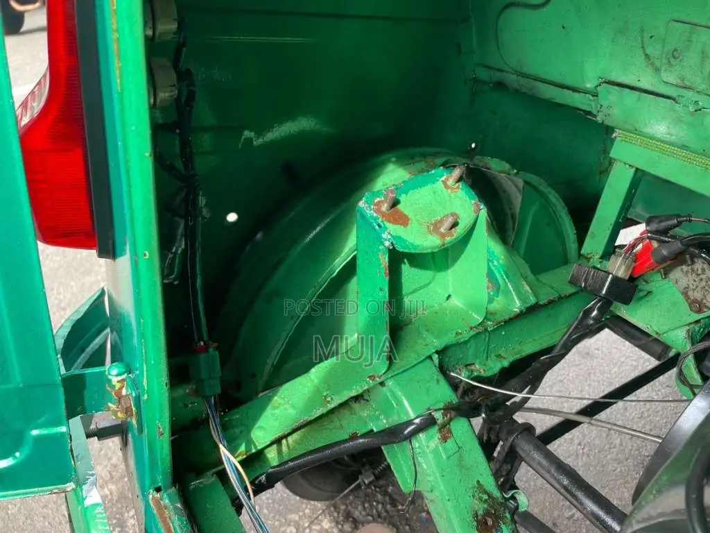 Bajaj 2 Stroke 2005 Three Wheel (Used)