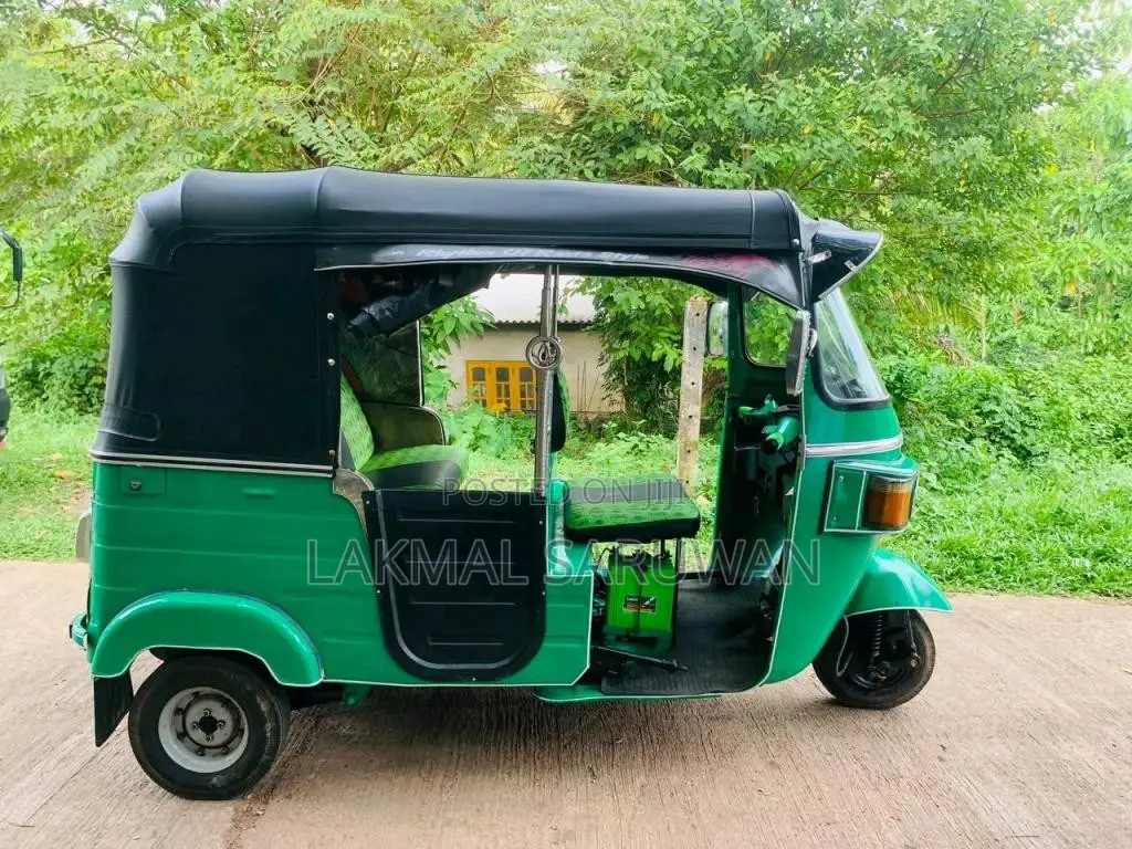 Bajaj 4 Stroke 2011 Three Wheel (Used)