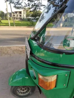Bajaj 4 Stroke 2011 Three Wheel (Used)