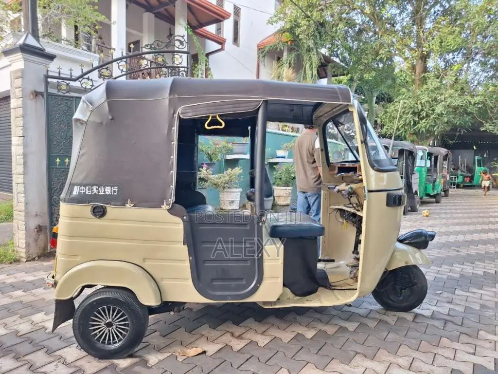 Bajaj RE 2006 Three Wheel (Used)