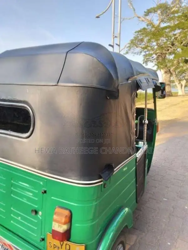 Bajaj 4 Stroke 2011 Three Wheel (Used)