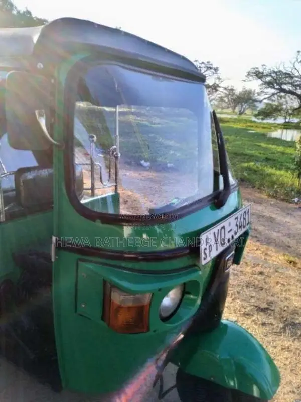 Bajaj 4 Stroke 2011 Three Wheel (Used)