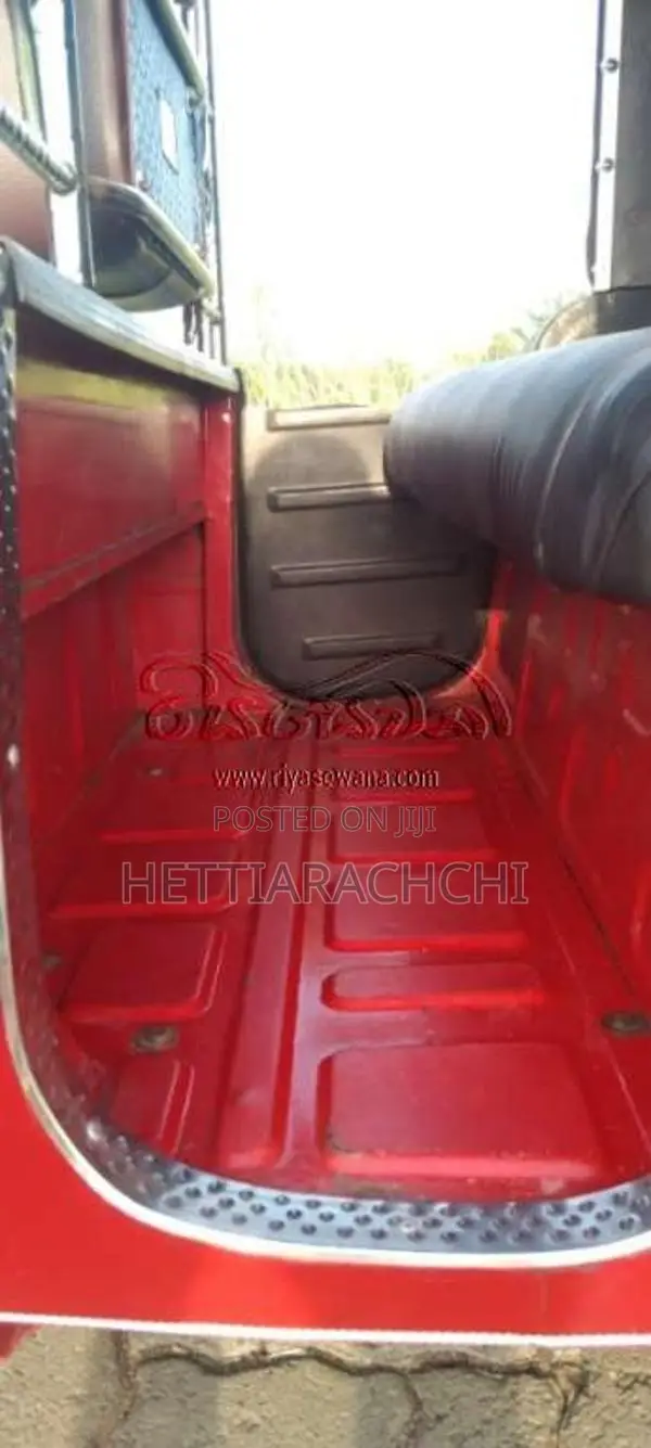Bajaj 4 Stroke 2009 Three Wheel (Used)
