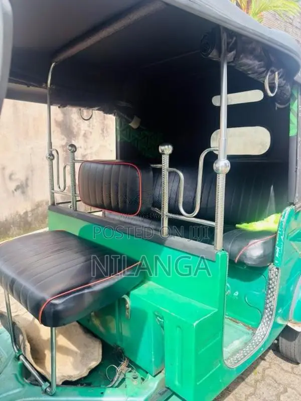 Bajaj 2 Stroke 2006 Three Wheel (Used)