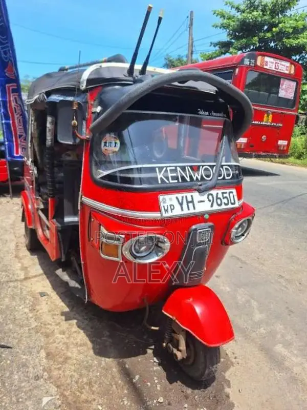 Bajaj RE 2011 Three Wheel (Used)
