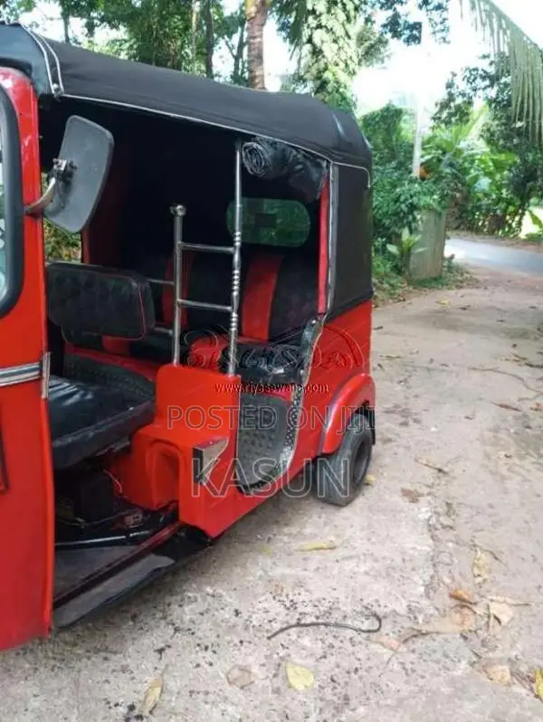 Bajaj 2 Stroke 2000 Three Wheel (Used)