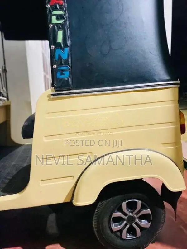 Bajaj 2 Stroke 2004 Three Wheel (Used)