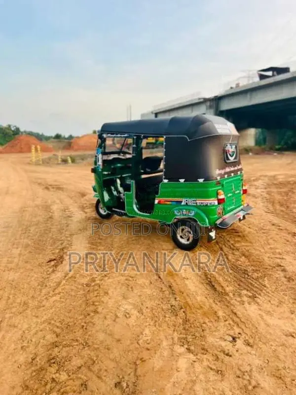 Bajaj RE 2 Stroke 2006 Three Wheel (Used)