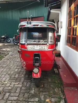 Bajaj 2 Stroke 2000 Three Wheel (Used)