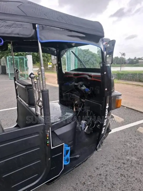 Bajaj 4 Stroke 2011 Three Wheel (Used)
