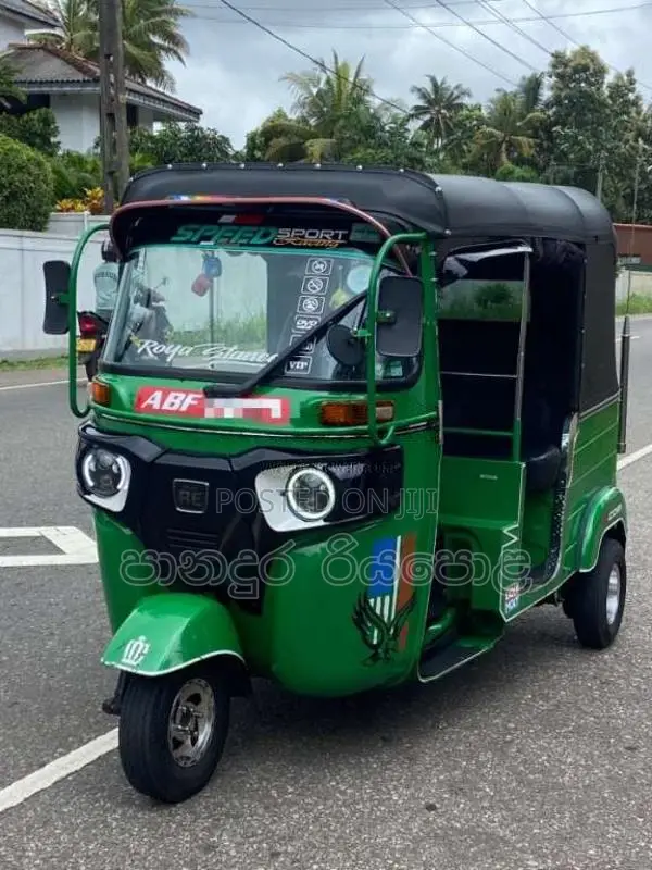 Bajaj 4 Stroke 2015 Three Wheel (Used)