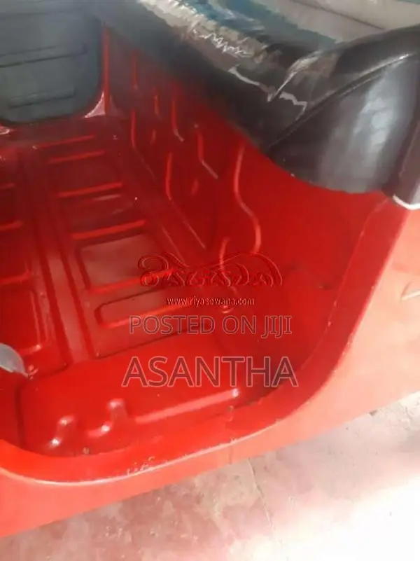Bajaj RE 2 Stroke 2015 Three Wheel (Used)