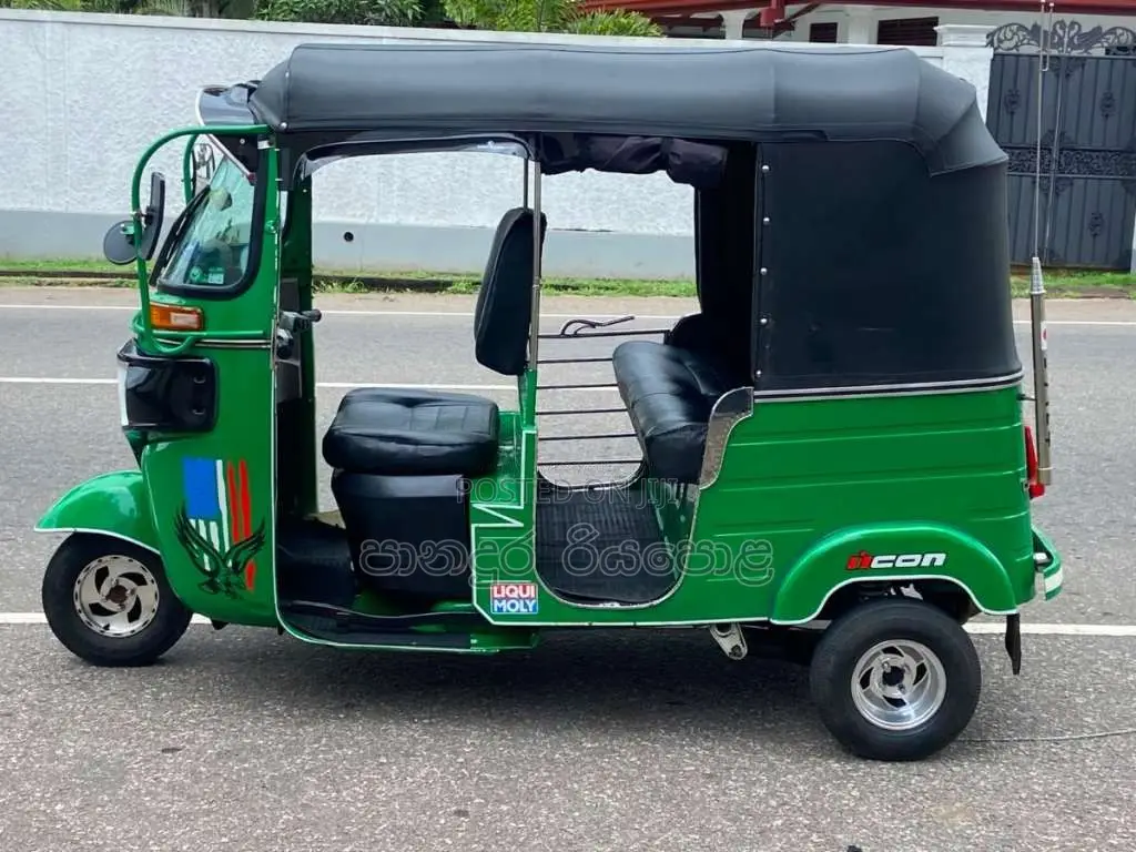 Bajaj 4 Stroke 2015 Three Wheel (Used)