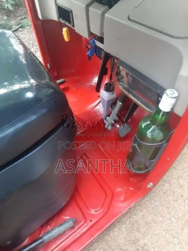 Bajaj RE 2 Stroke 2015 Three Wheel (Used)