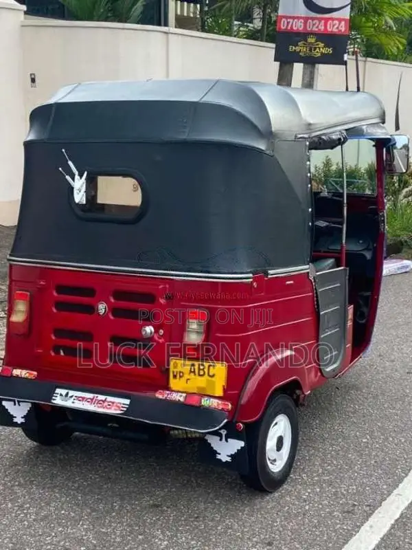 Bajaj 4 Stroke 2015 Three Wheel (Used)