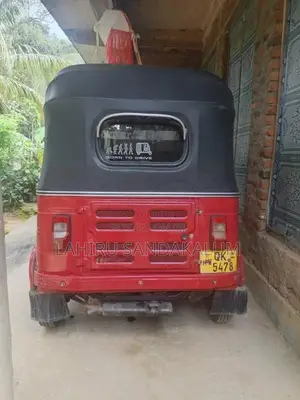 Bajaj 4 Stroke 2007 Three Wheel (Used)
