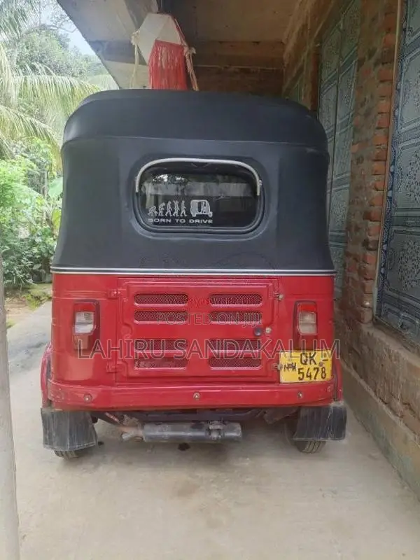 Bajaj 4 Stroke 2007 Three Wheel (Used)
