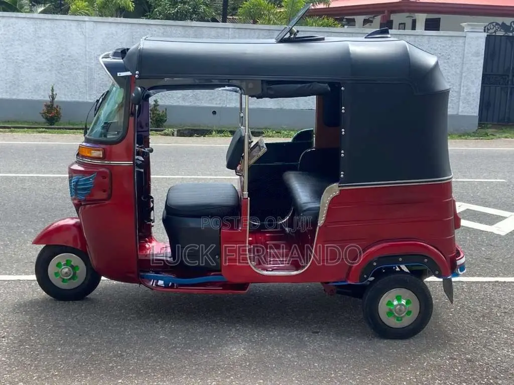 Bajaj 4 Stroke 2015 Three Wheel (Used)