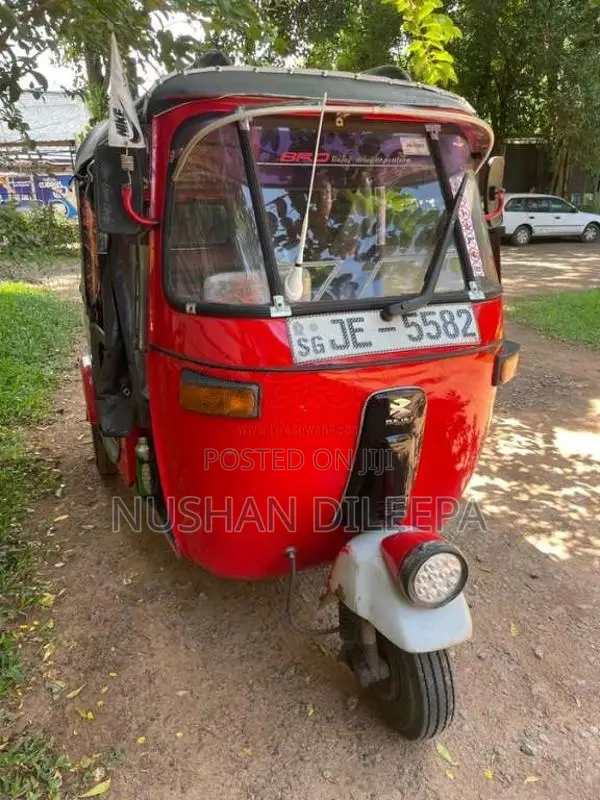 Bajaj 2 Stroke 2004 Three Wheel (Used)