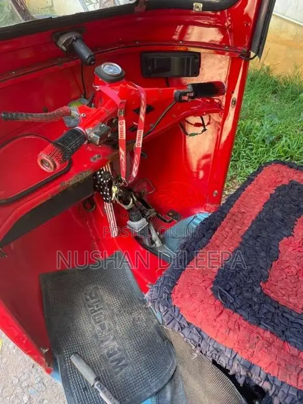 Bajaj 2 Stroke 2004 Three Wheel (Used)