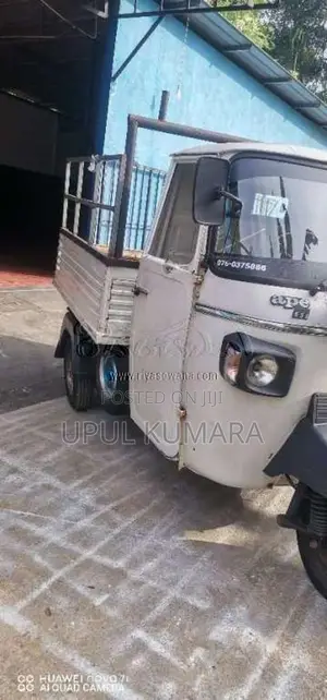 Piaggio Ape 2001 Three Wheel (Used)