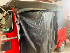 Bajaj RE 205 2016 Three Wheel (Used)