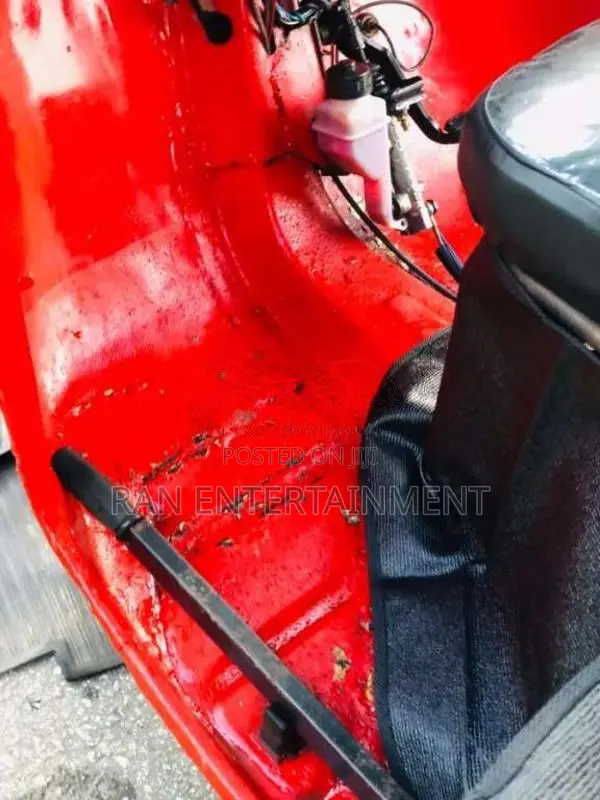 Bajaj RE 2 Stroke 1998 Three Wheel (Used)