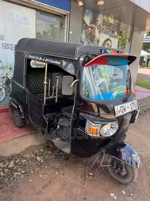 Bajaj 4 Stroke 2009 Three Wheel (Used)