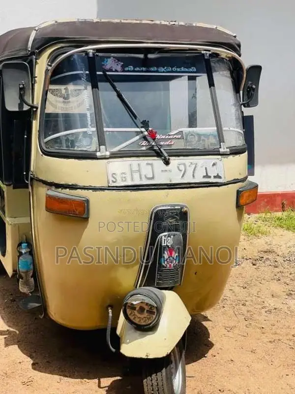 Bajaj RE 2 Stroke 2002 Three Wheel (Used)
