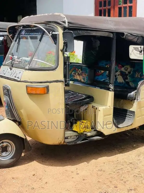 Bajaj RE 2 Stroke 2002 Three Wheel (Used)
