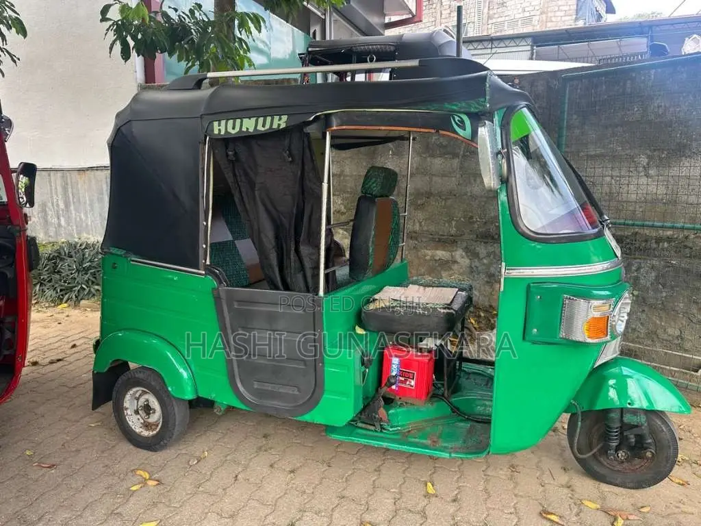 Bajaj 4 Stroke 2010 Three Wheel (Used)