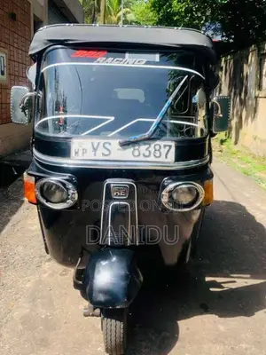 Bajaj 4 Stroke 2011 Three Wheel (Used)