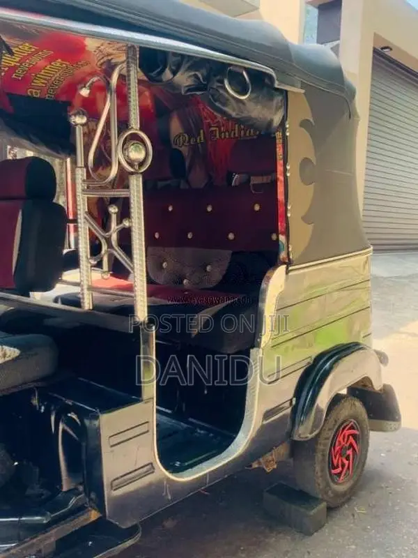 Bajaj 4 Stroke 2011 Three Wheel (Used)