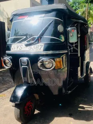 Bajaj 4 Stroke 2011 Three Wheel (Used)