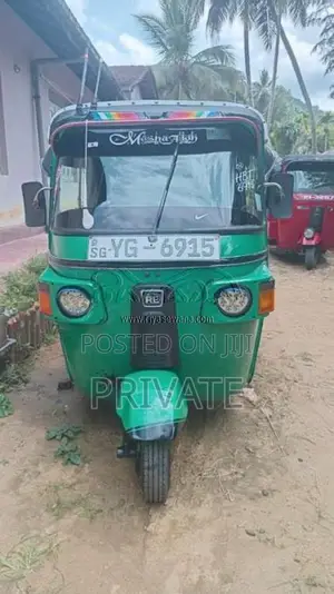 Bajaj RE 205 2011 Three Wheel (Used)