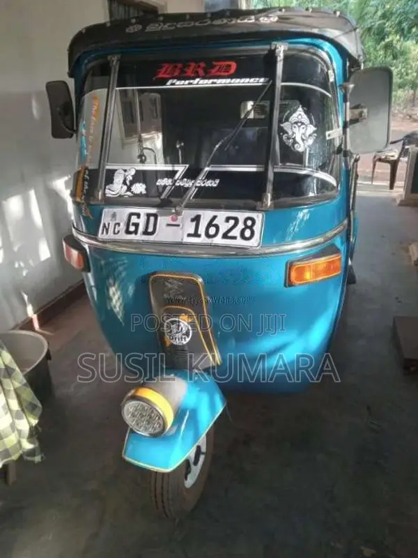 Bajaj 2 Stroke 2000 Three Wheel (Used)