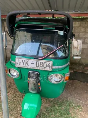 Bajaj RE 205 2011 Three Wheel (Used)