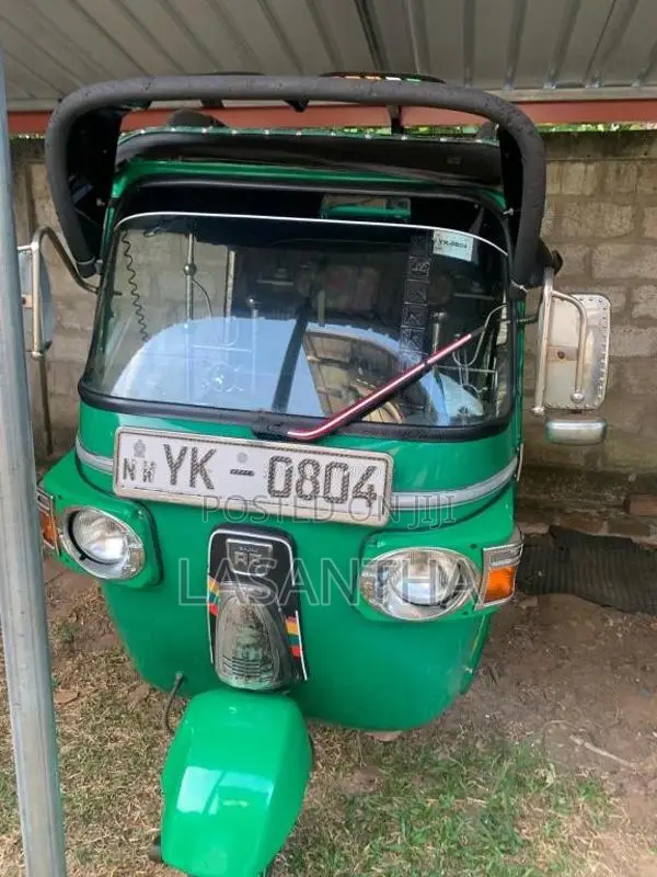 Bajaj RE 205 2011 Three Wheel (Used)
