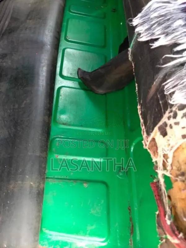 Bajaj RE 205 2011 Three Wheel (Used)