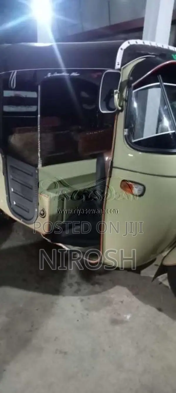 Bajaj 2 Stroke 2000 Three Wheel (Used)