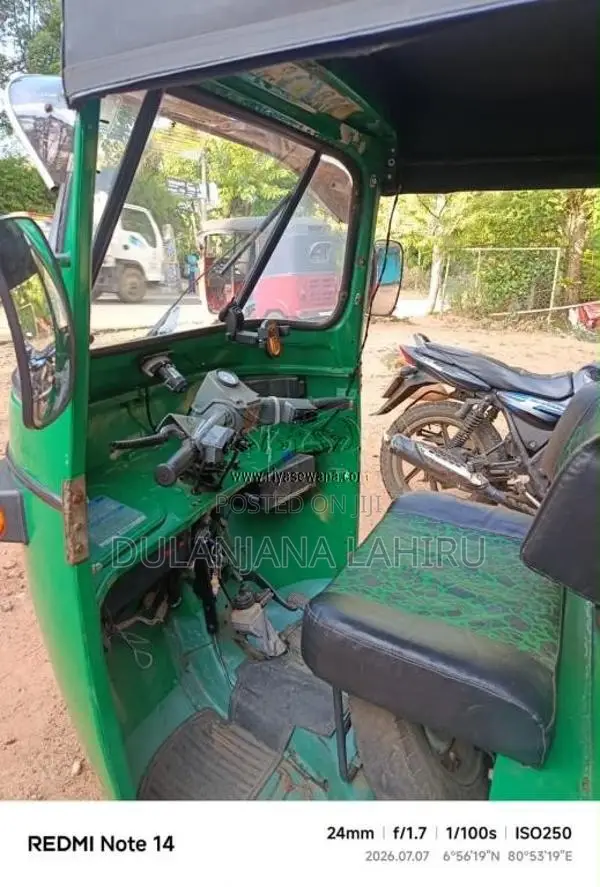 Bajaj 4 Stroke 2007 Three Wheel (Used)